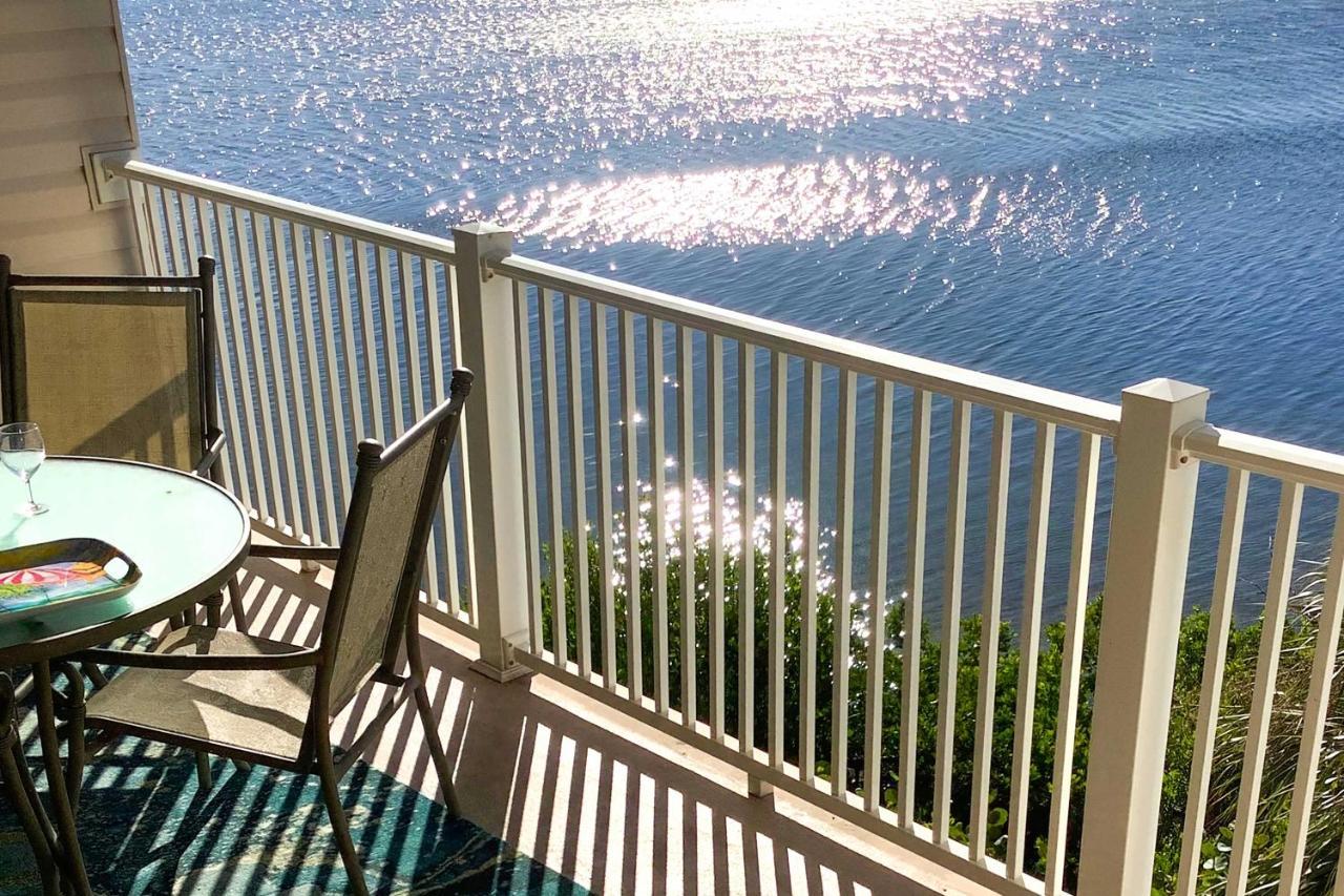 Apartment With Stunning Water Views And Large Balcony! *