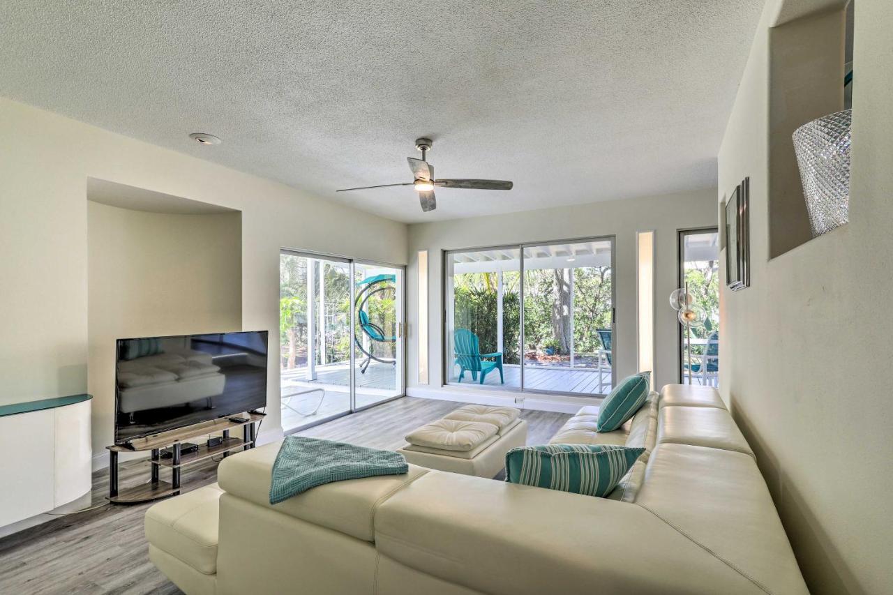Tropical Waterfront Location! Clearwater Beach