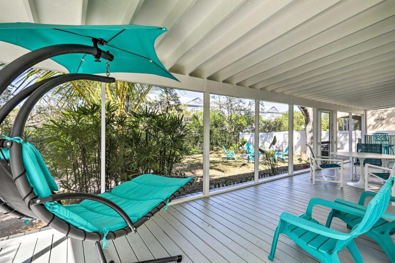 Tropical Waterfront Location!