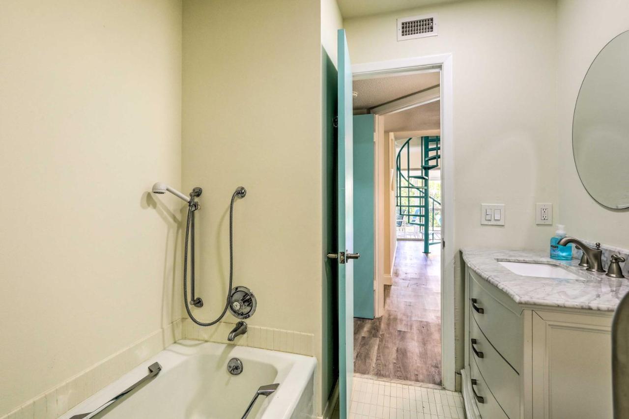 Tropical Waterfront Location! * Clearwater Beach