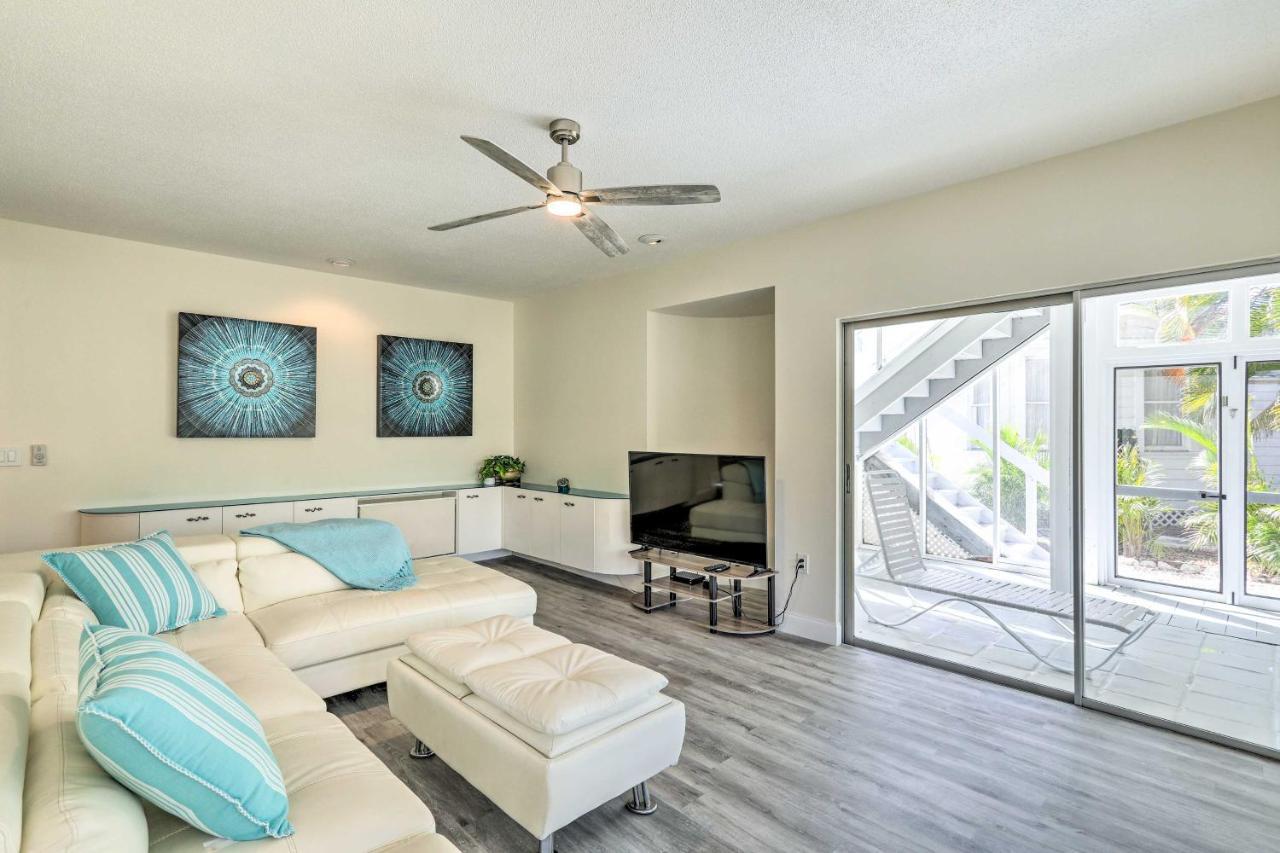 Tropical Waterfront Location! Clearwater Beach