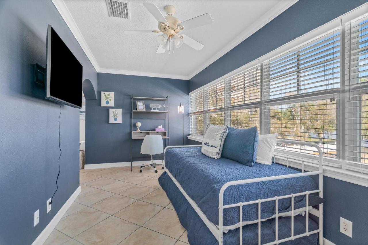 Barefoot Breeze Apartment