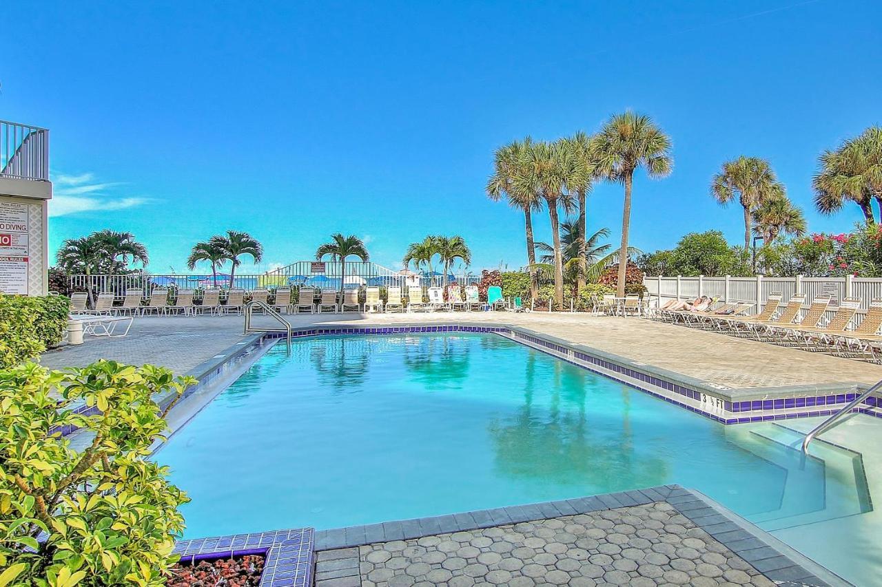 Palms 406 Apartment
