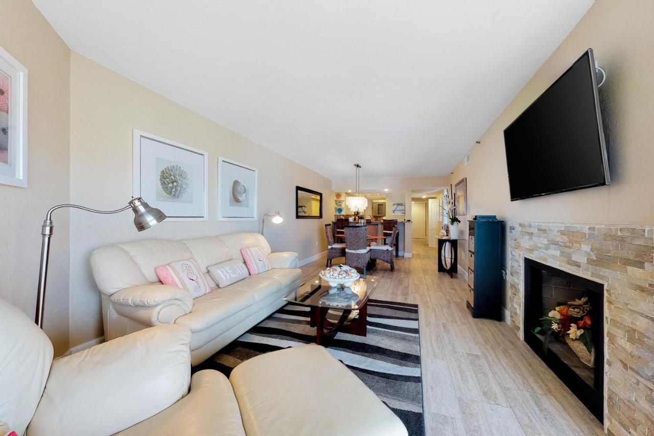 Lighthouse Pointe 402 Apartment