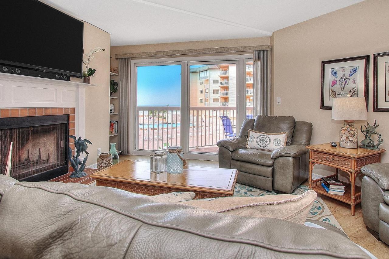 Apartment 2202