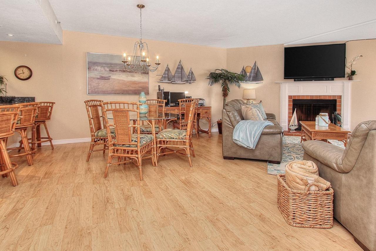 Apartment 2202