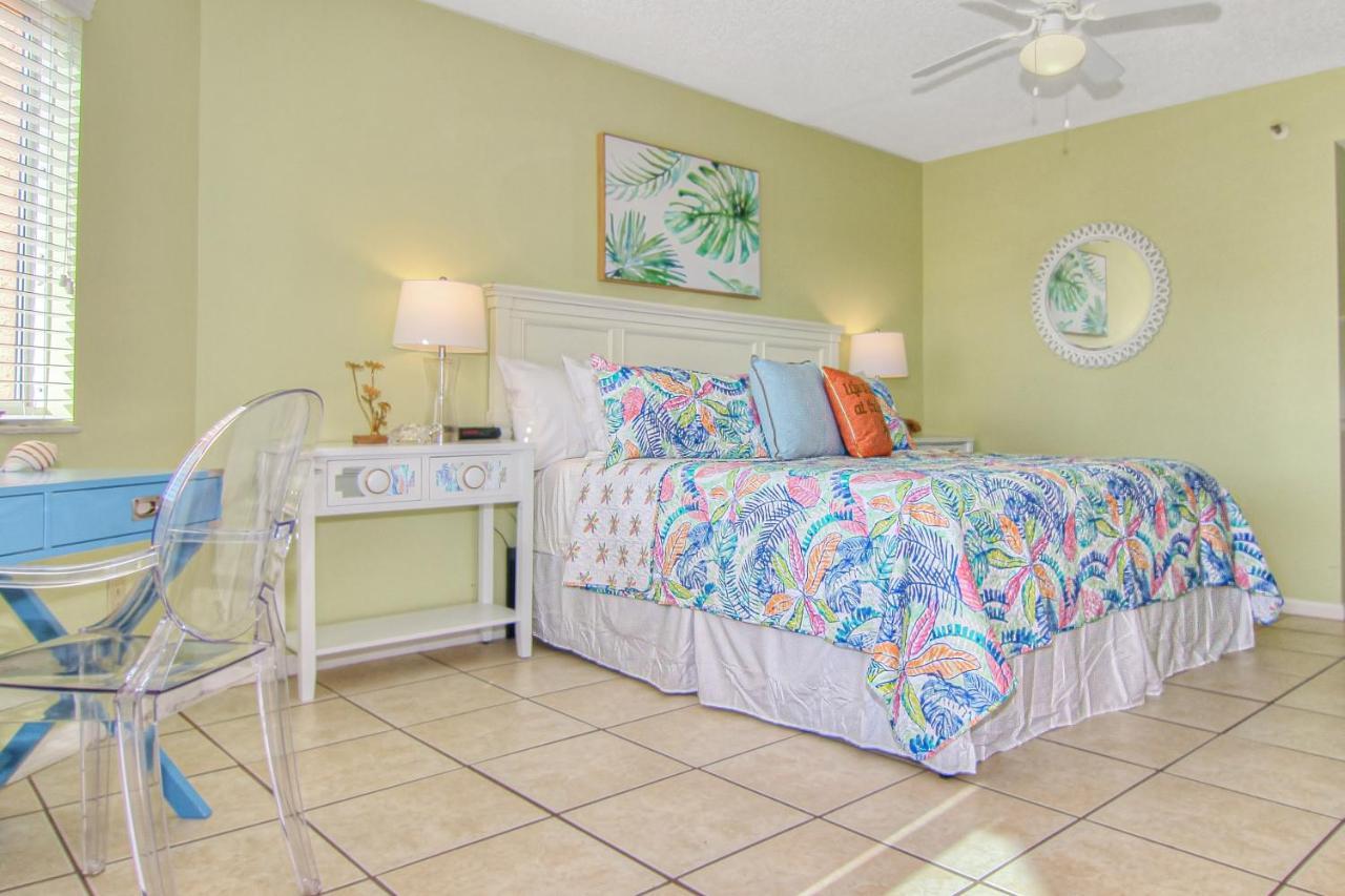 1403 * Clearwater Beach