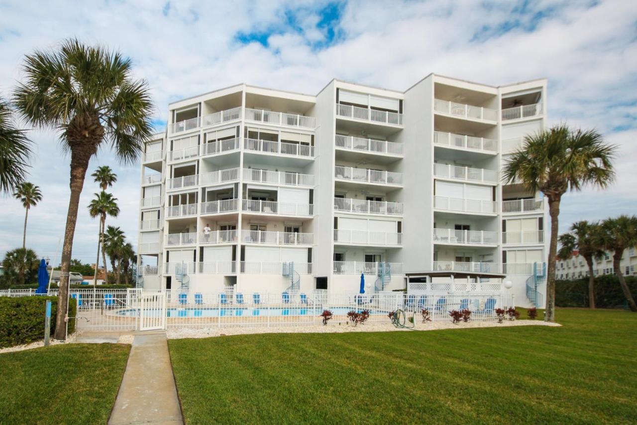 Lighthouse Pointe 402 * Clearwater Beach