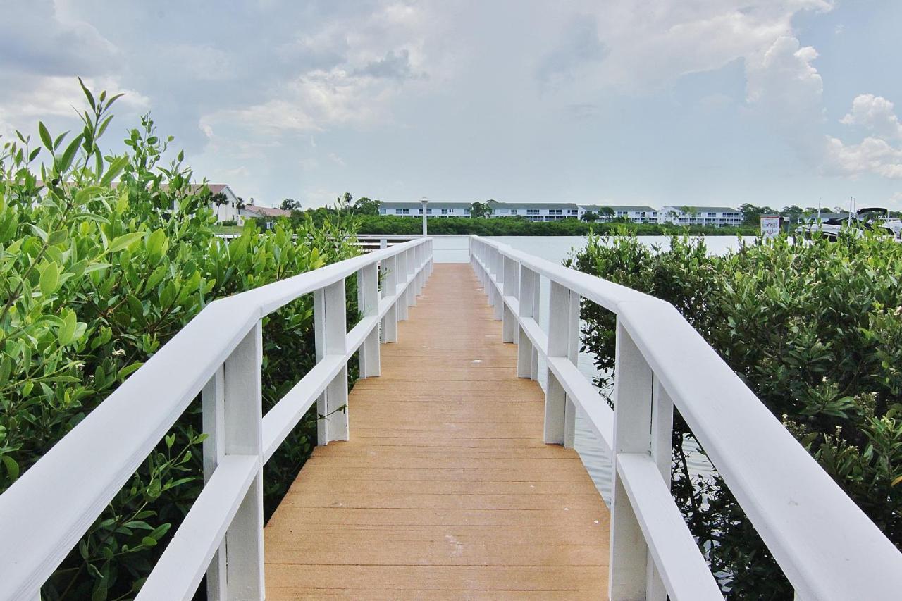 Water View 107 *