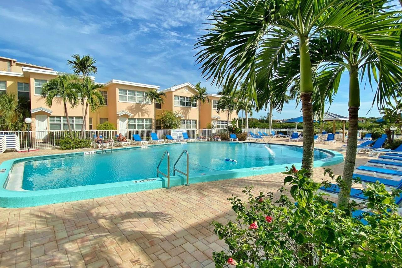 Barefoot Beach E102 *