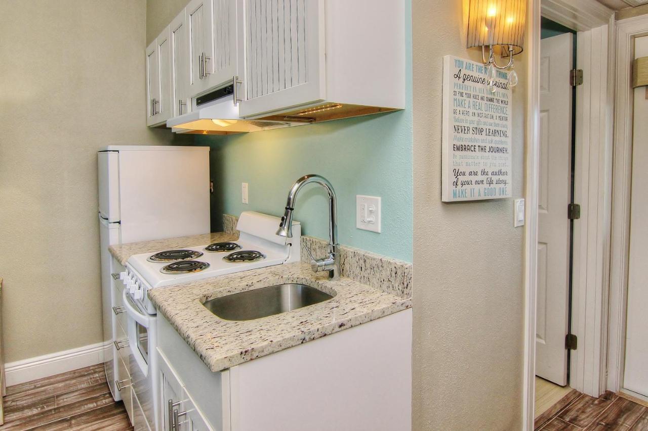 Bungalow Beach Place 7 Hotel Clearwater Beach