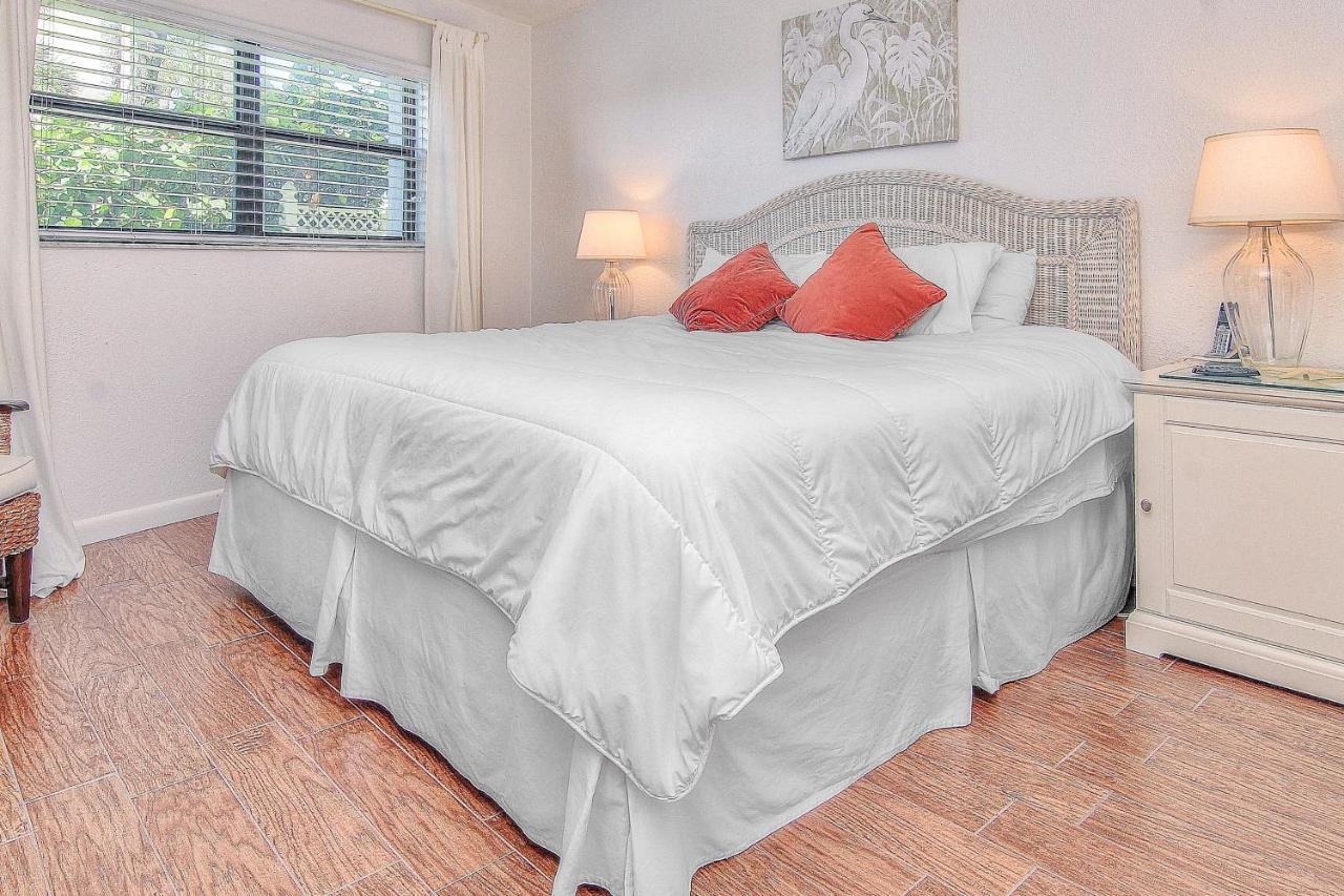 Apartment Belleair Sands 107 *