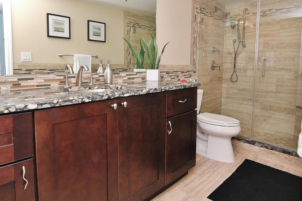 Lighthouse Pointe 402 Apartment *