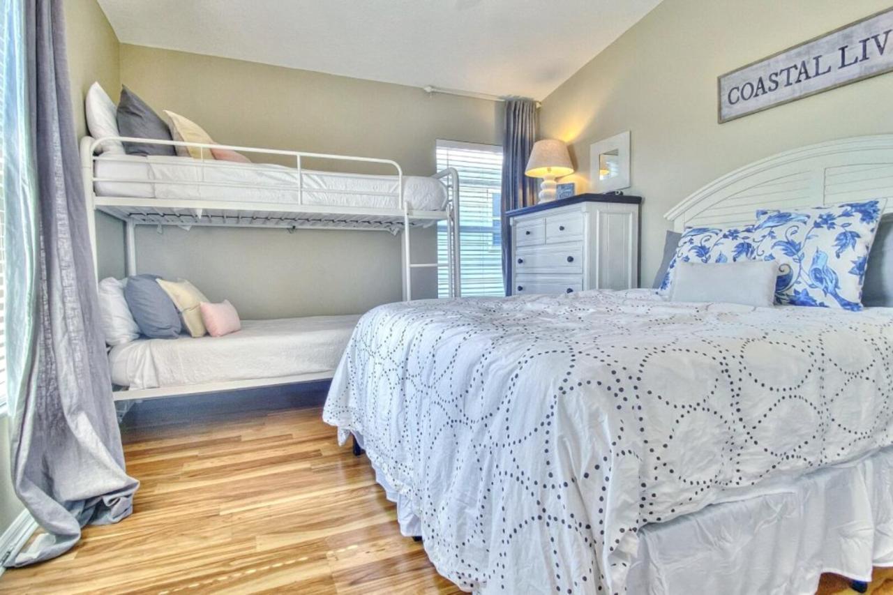 Mariner's Pointe 503 Apartment