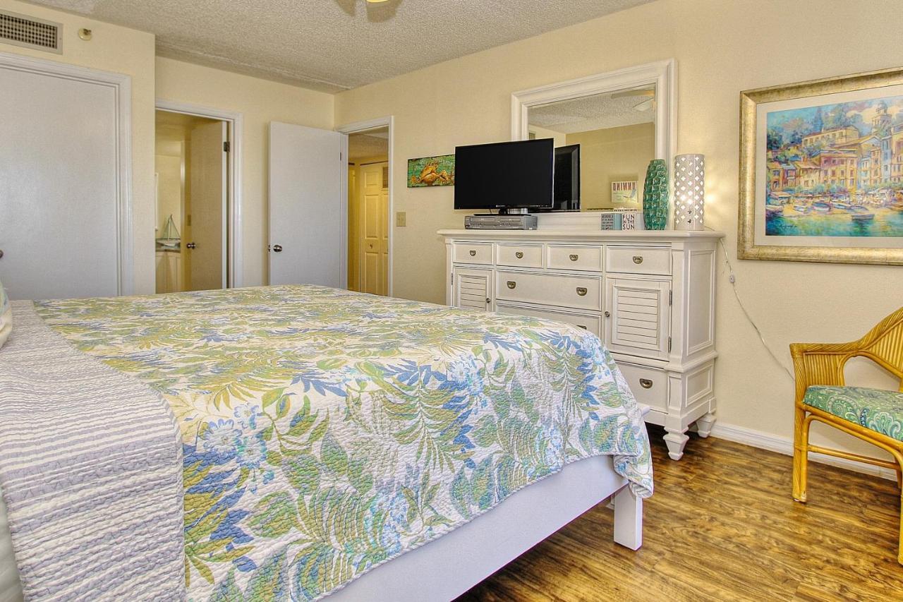 Apartment 2402 *