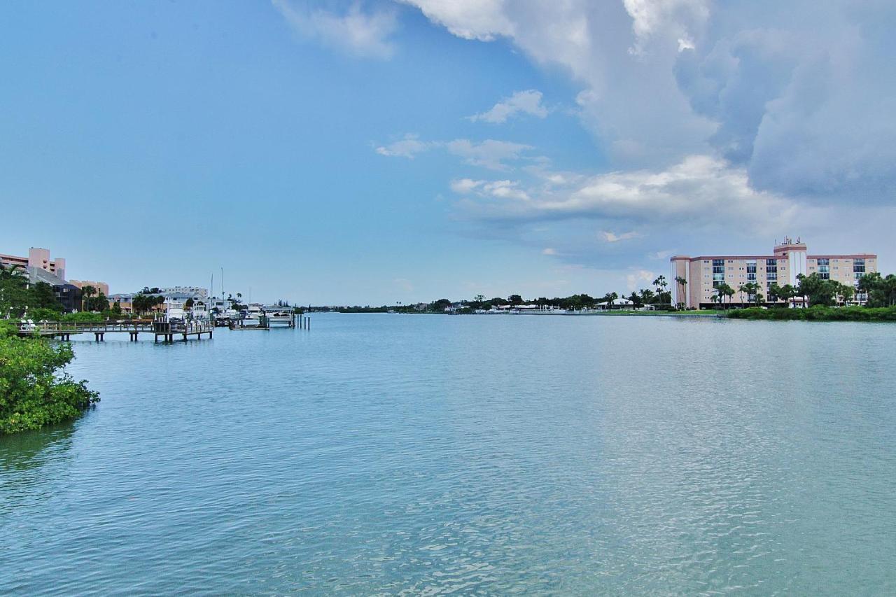 Apartment Water View 107 *