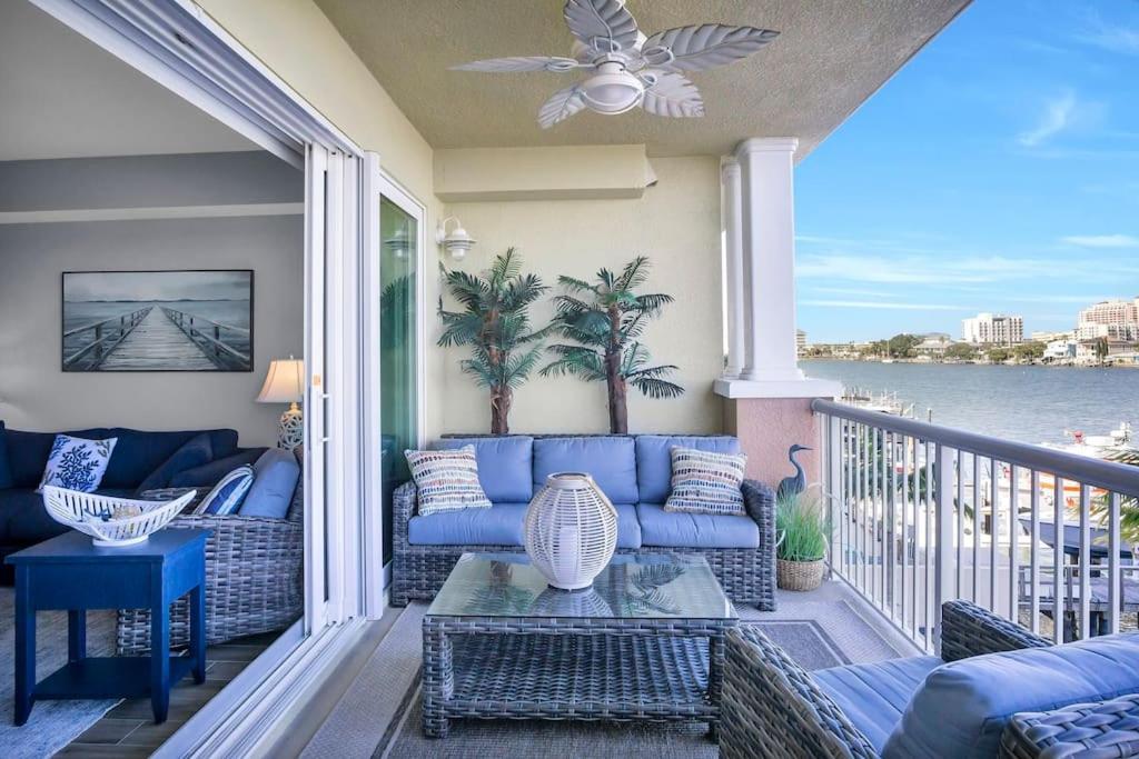 Waterfront -3br - 2kings -pool Balcony -