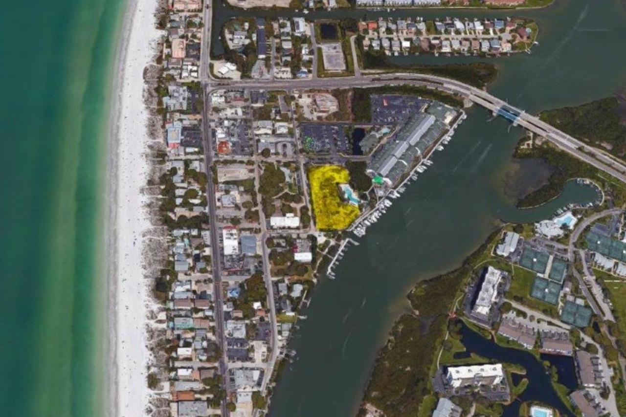 Harborside At Marker Thirty Three 2212