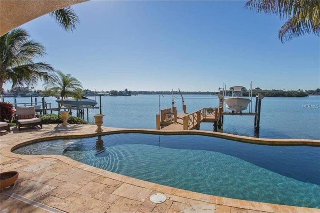 Large Mediterranean Oasis - Water Views & Pool