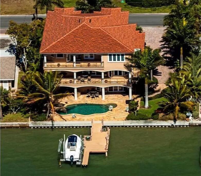 Large Mediterranean Oasis - Water Views & Pool *
