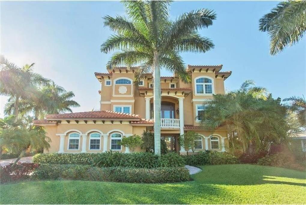 Holiday home Large Mediterranean Oasis - Water Views & Pool Clearwater Beach