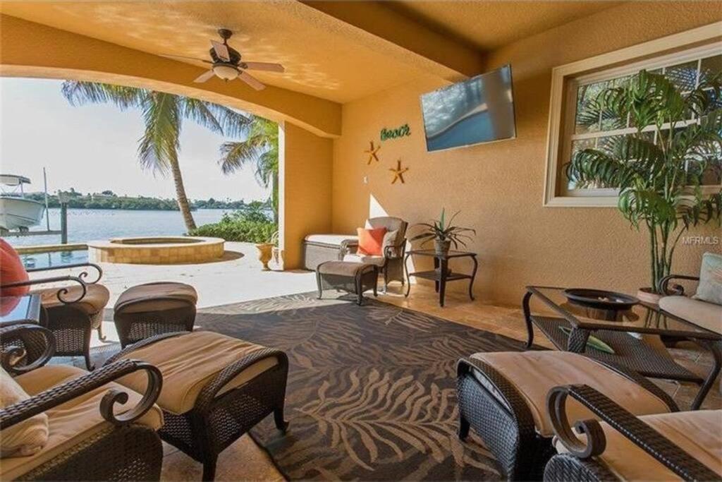 Large Mediterranean Oasis - Water Views & Pool *