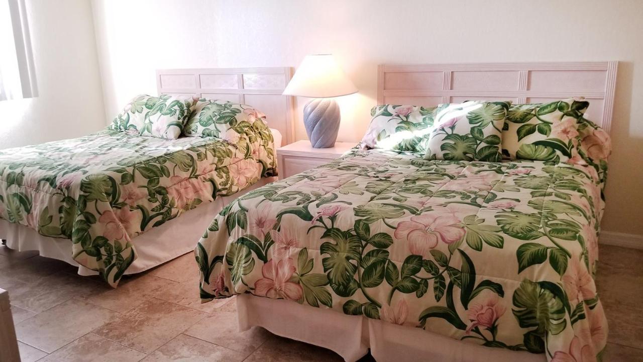 Resort The Chateaux By Travel Services *