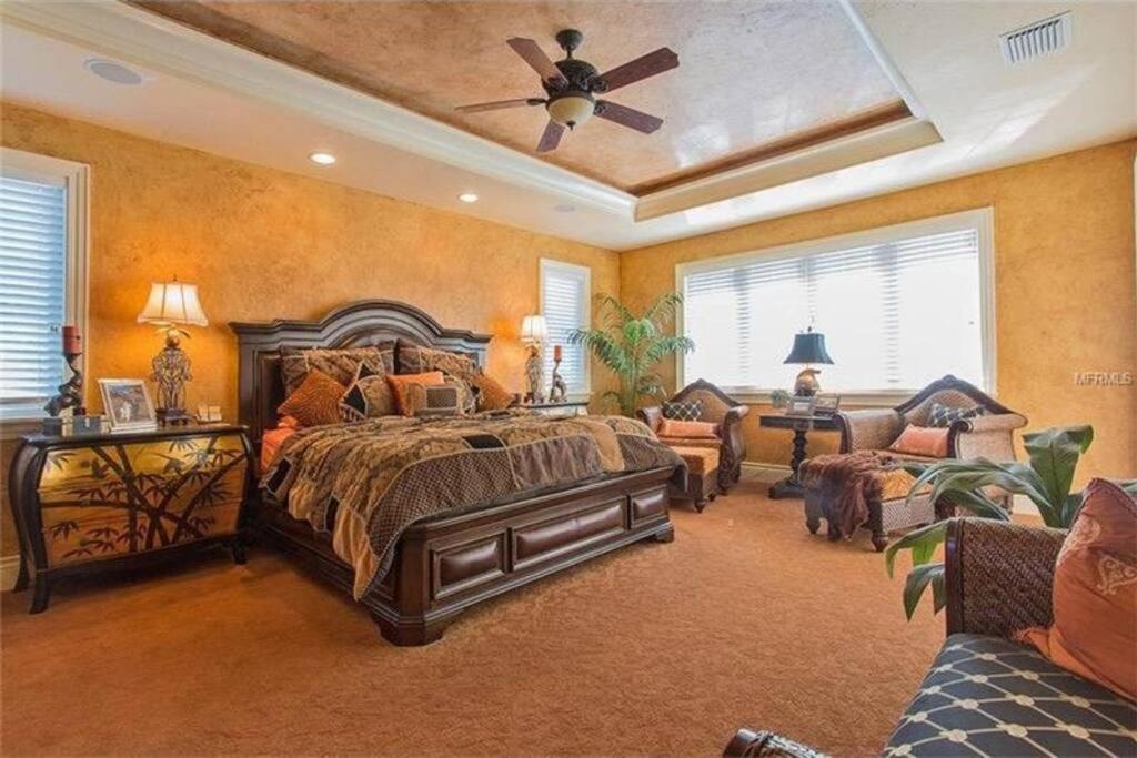 Large Mediterranean Oasis - Water Views & Pool Holiday home Clearwater Beach