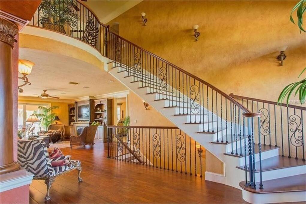 Large Mediterranean Oasis - Water Views & Pool *