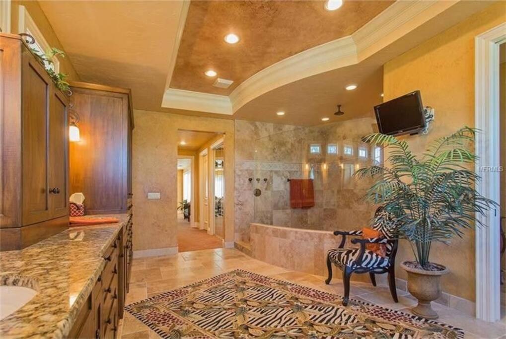 Large Mediterranean Oasis - Water Views & Pool *