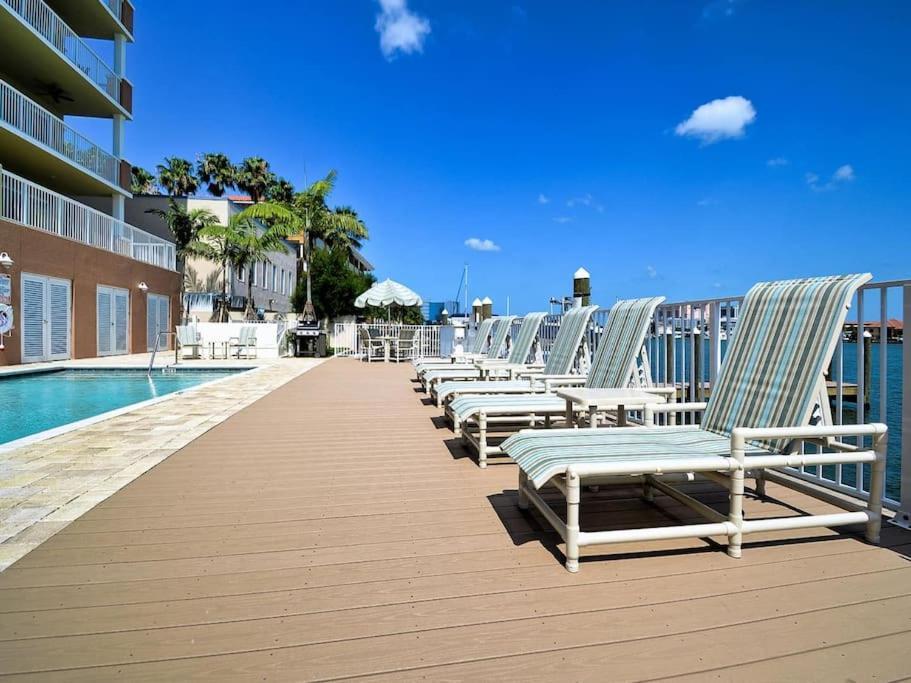 Waterfront -3br - 2kings -pool Balcony - * Clearwater Beach
