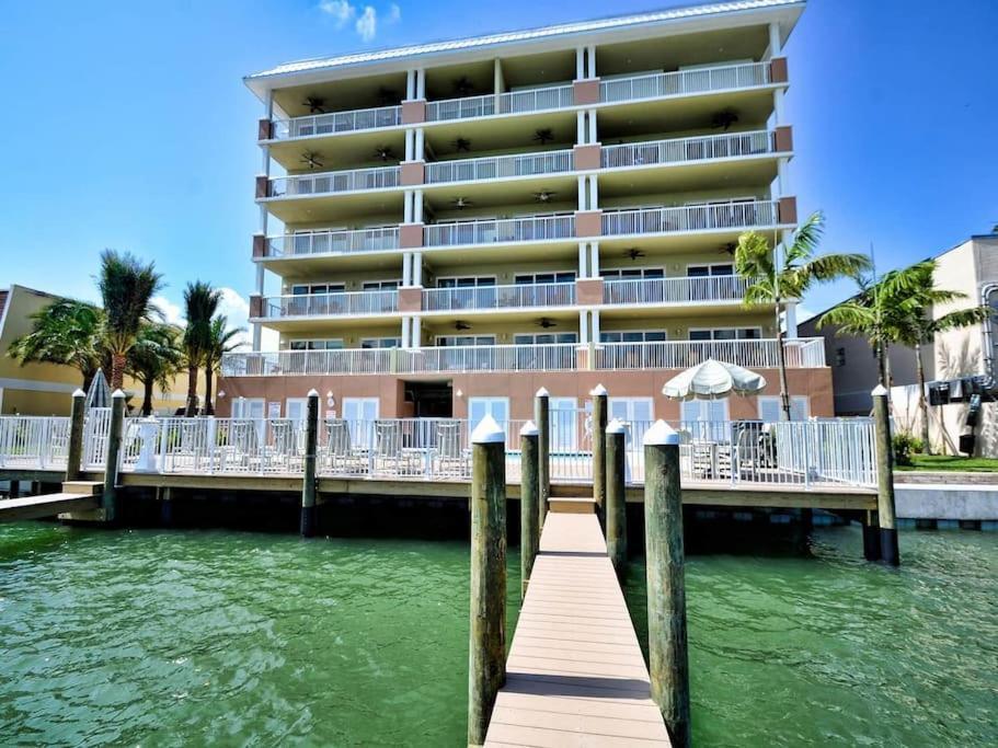 Waterfront -3br - 2kings -pool Balcony - * Clearwater Beach
