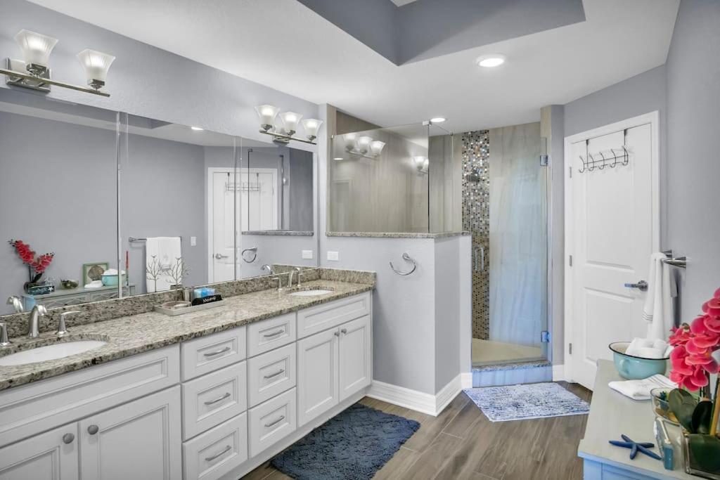 Apartment Waterfront -3br - 2kings -pool Balcony - *