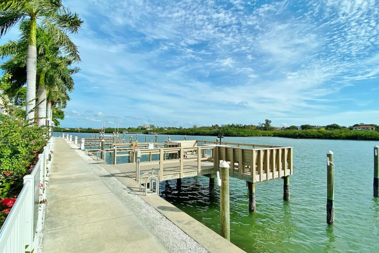 Barefoot Beach E102