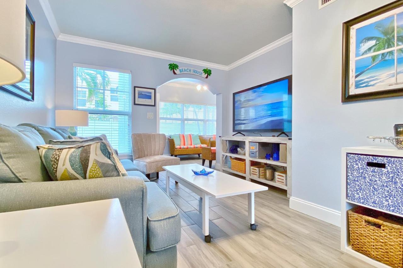 Apartment Barefoot Beach E102 Clearwater Beach