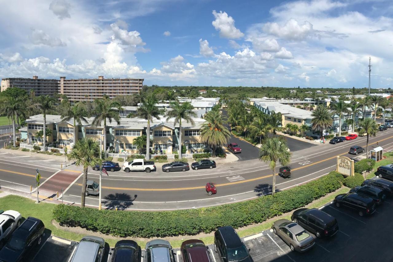 Barefoot Beach E102 *