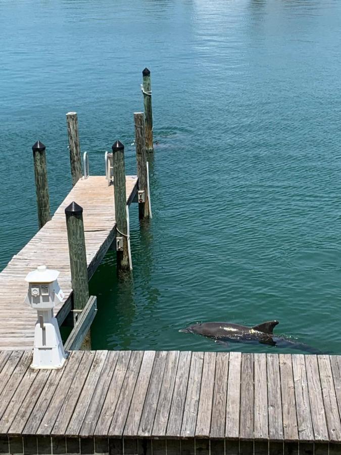 Holiday home Luxury And Spacious Waterside Getaway *