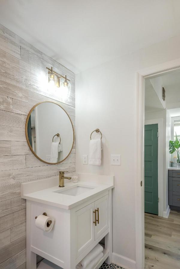 Fully Renovated Indian Rocks Beach Getaway Holiday home