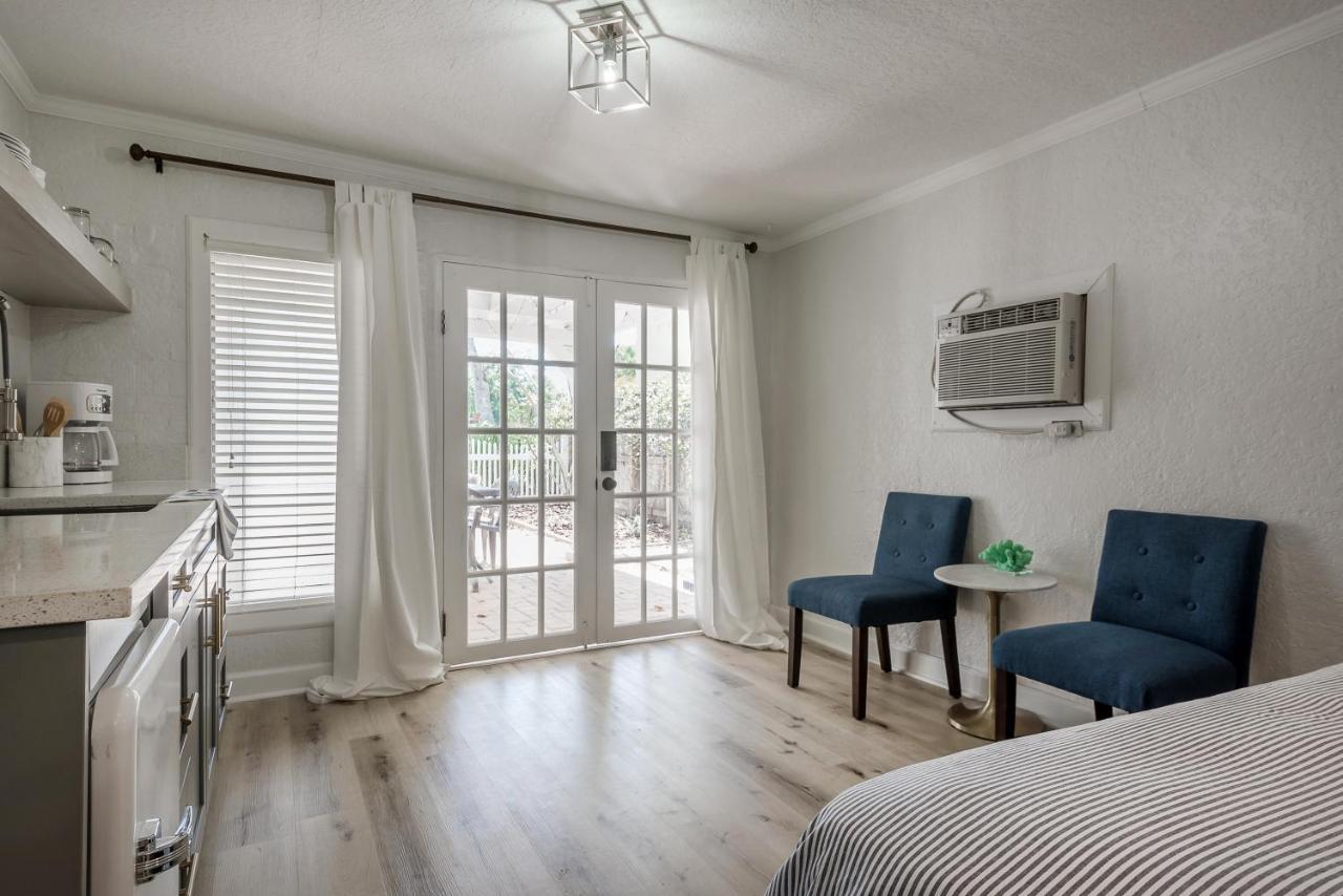 Fully Renovated Indian Rocks Beach Getaway * Clearwater Beach