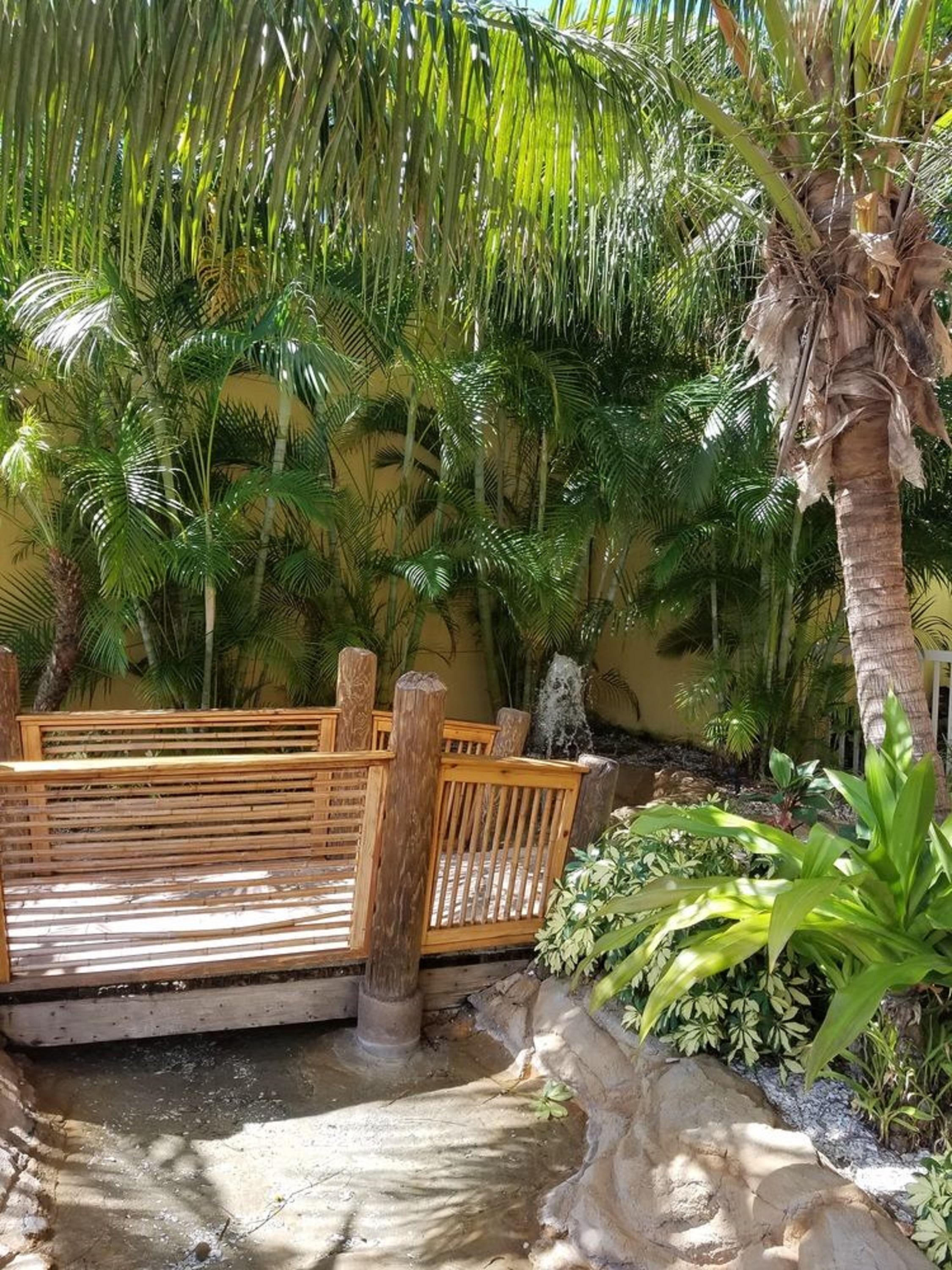 Coconut Cove Resort