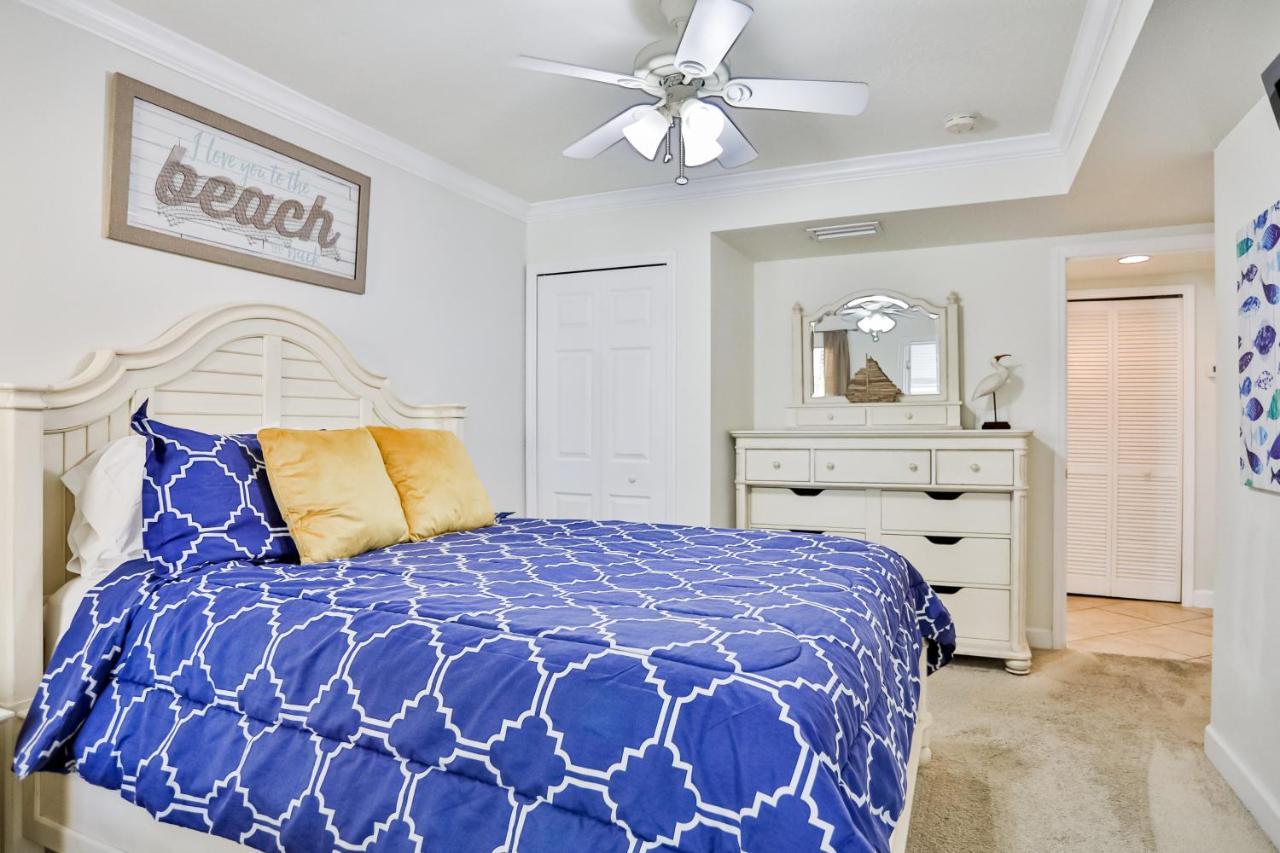 Apartment Barefoot F104 Clearwater Beach