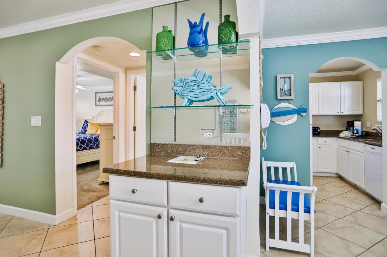 Apartment Barefoot F104 Clearwater Beach