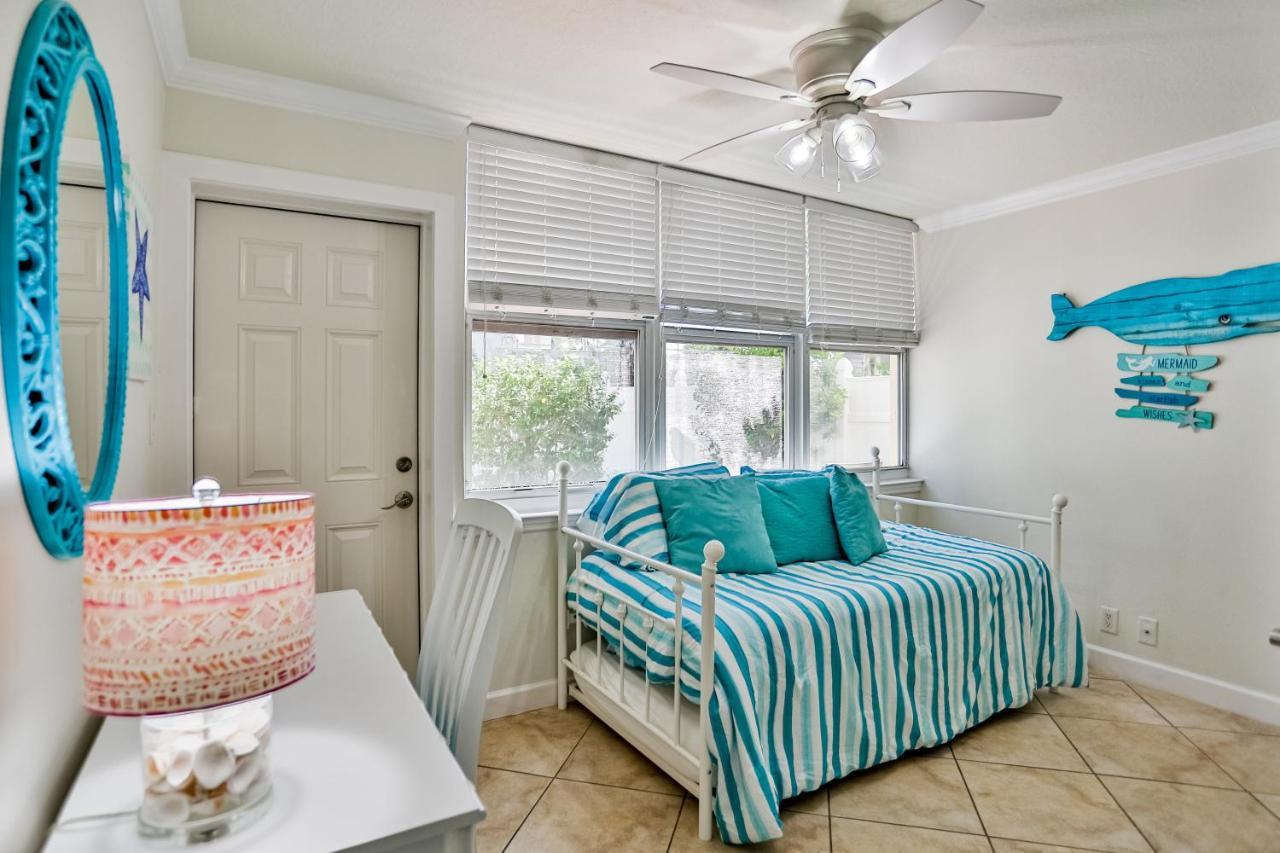 Apartment Barefoot F104 Clearwater Beach