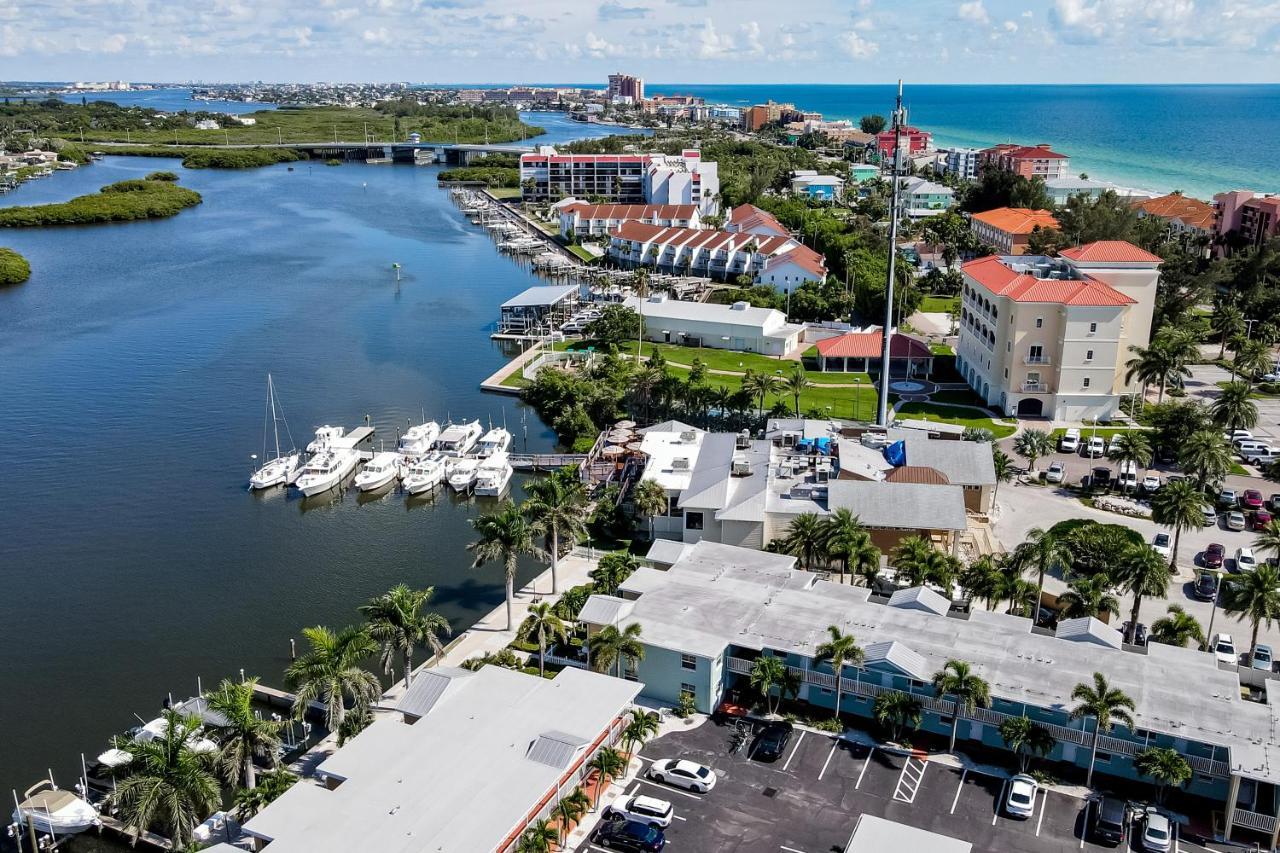 Barefoot F104 Apartment Clearwater Beach