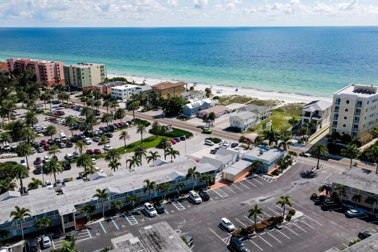 Barefoot F104 Apartment Clearwater Beach