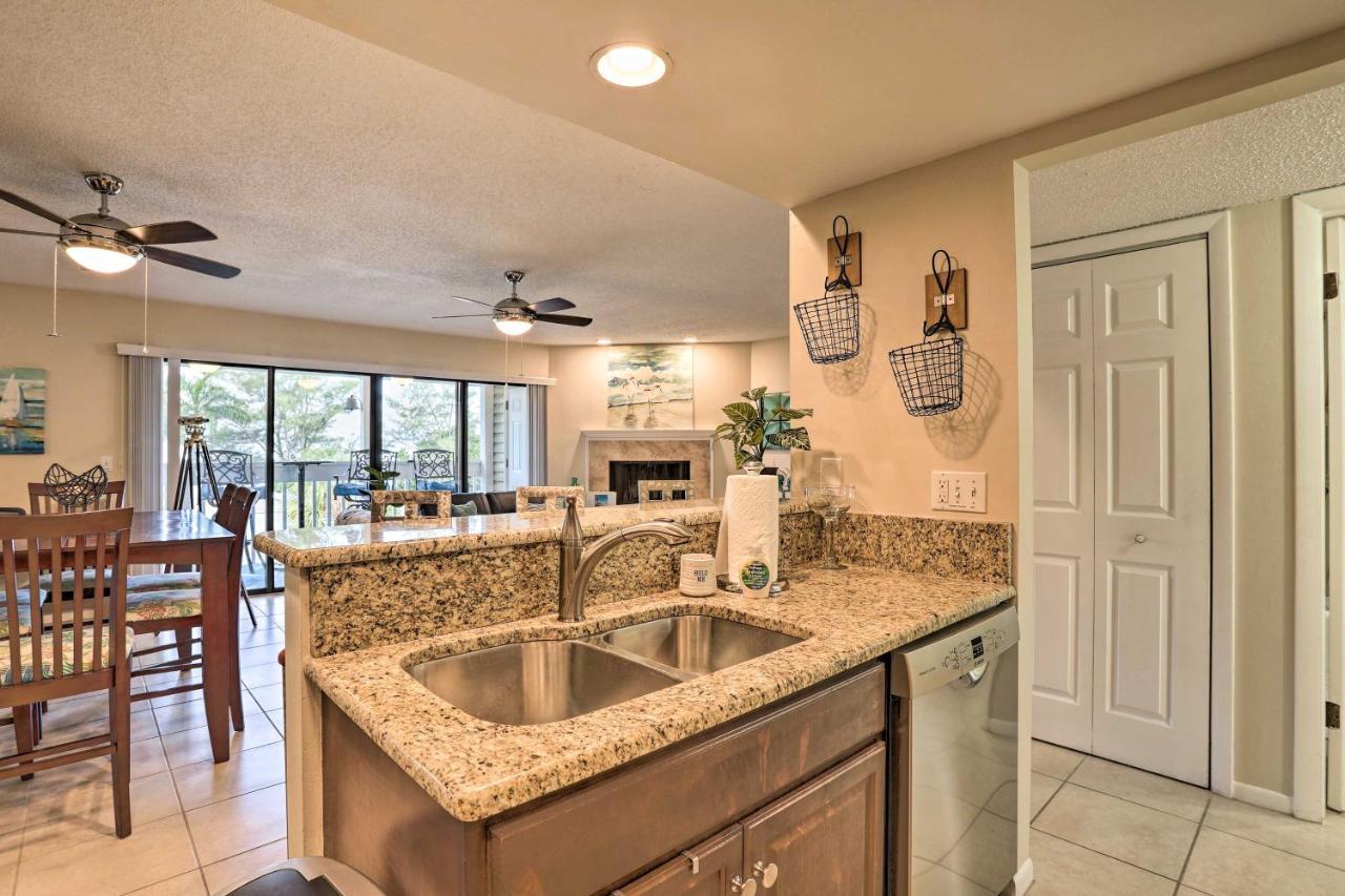 Sea La Vie Sunny Indian Rocks Condo!