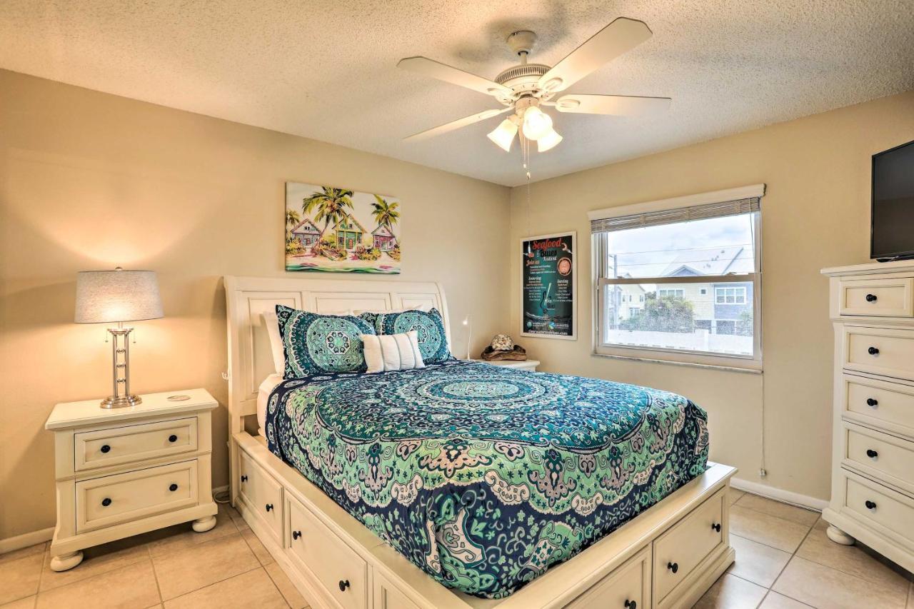 Apartment Sea La Vie Sunny Indian Rocks Condo!