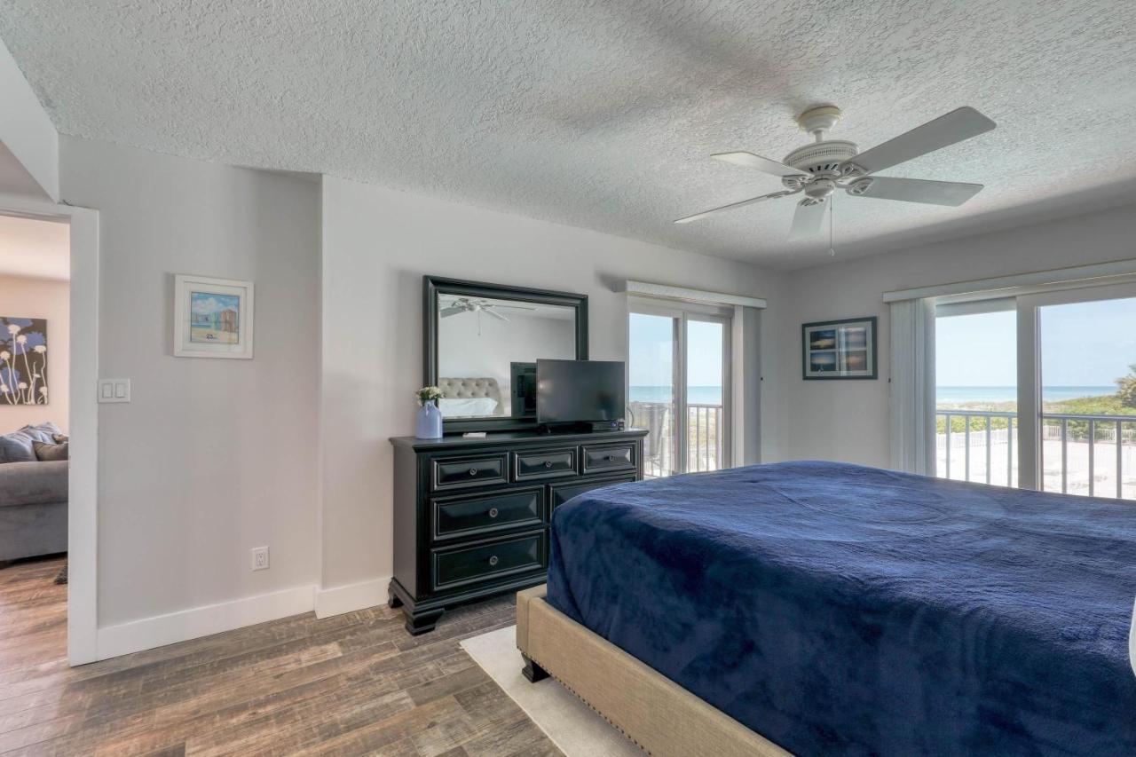 Kandy's #101 Clearwater Beach