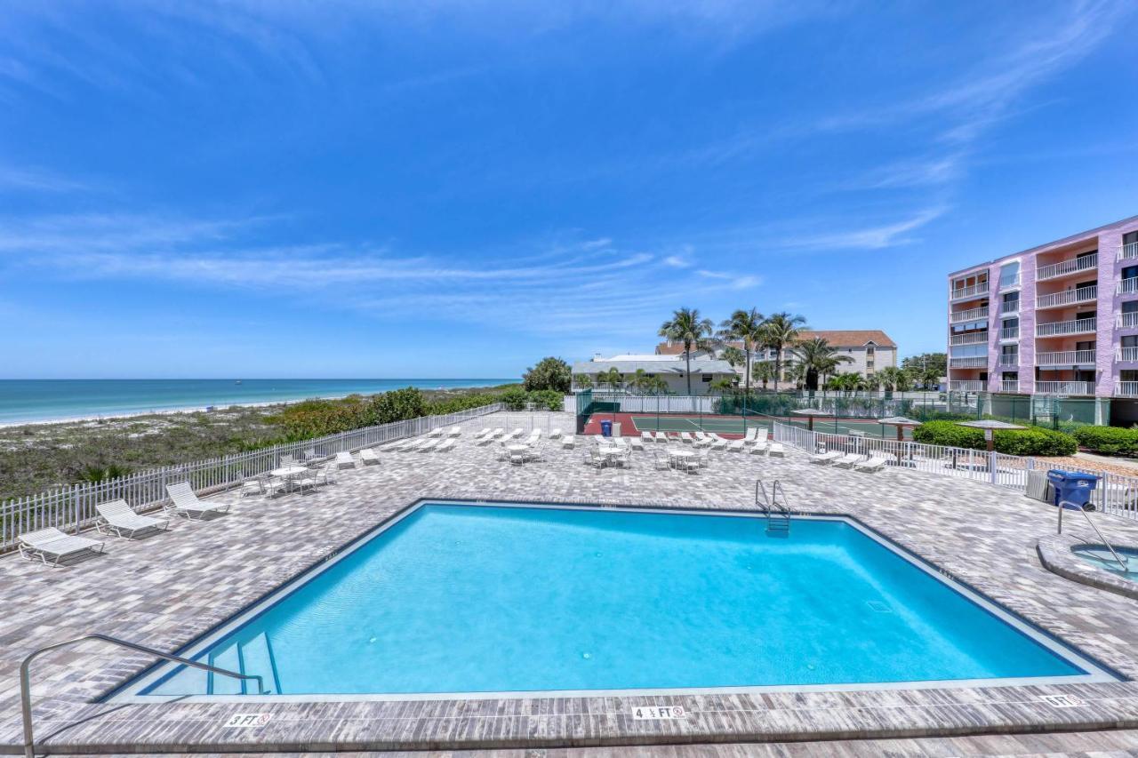 Kandy's #101 Clearwater Beach