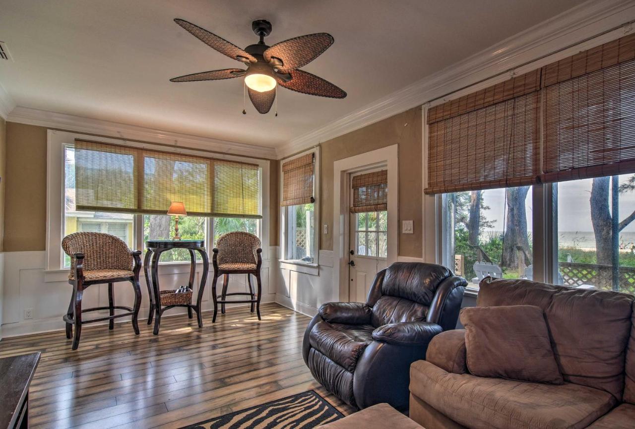 Beachfront Indian Rocks Escape With Ocean View Deck! Holiday home Clearwater Beach